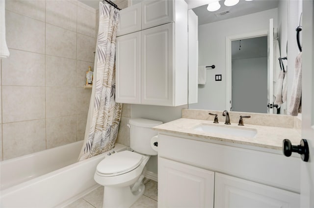 10727 Stone Isle Ct, Richmond, TX 77407 - full bath featuring toilet, vanity, tile patterned floors, and shower / bath combo with shower curtain