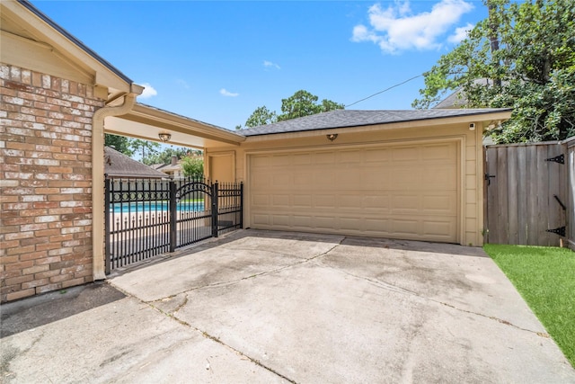 16111 Maplehurst Dr, Houston, TX 77379 - view of garage