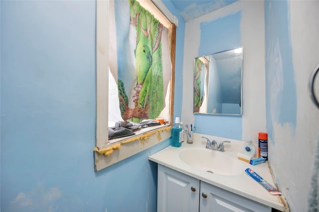 1806 State St, Houston, TX 77007 - bathroom with vanity