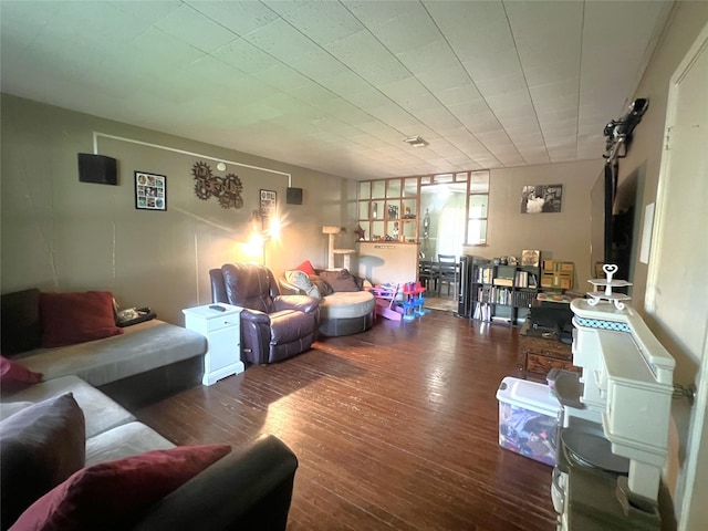 3508 Meadowlane St, Victoria, TX 77901 - living area featuring wood finished floors