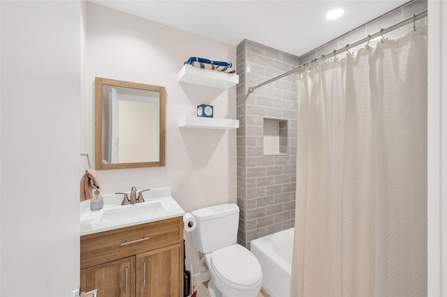 668 Lester St, Houston, TX 77007 - bathroom featuring vanity, toilet, shower / bath combo, and recessed lighting