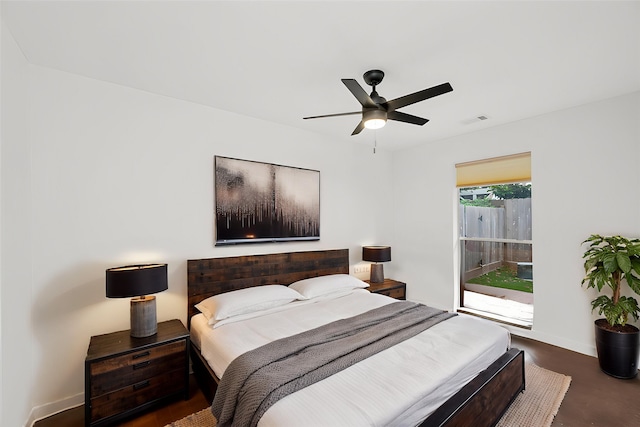 668 Lester St, Houston, TX 77007 - bedroom with baseboards and a ceiling fan