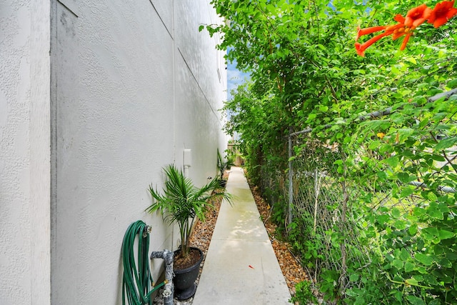 3913 Griggs Rd, Houston, TX 77021 - view of side of home featuring stucco siding