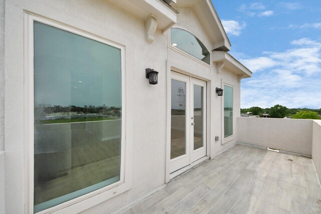 3913 Griggs Rd, Houston, TX 77021 - wooden deck with french doors