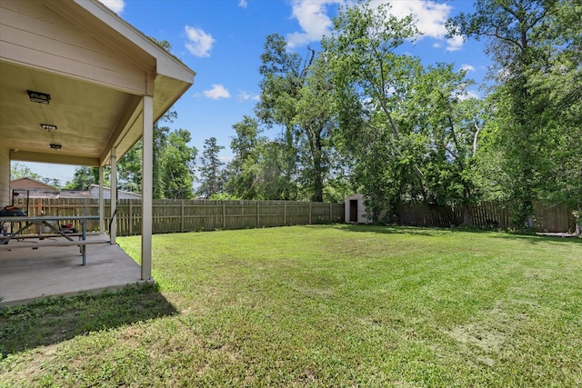 9307 Seeker St, Houston, TX 77028 - view of yard with a patio