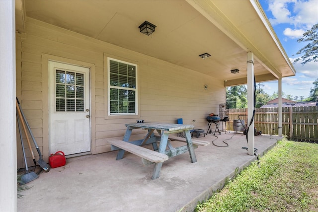 9307 Seeker St, Houston, TX 77028 - view of patio / terrace