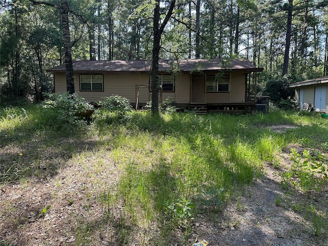 1883 Winding Creek Dr, Trinity, TX 75862 - view of front of property with a porch