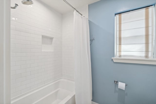 8019 Skyline Dr, Houston, TX 77063 - bathroom featuring shower / bath combo with shower curtain