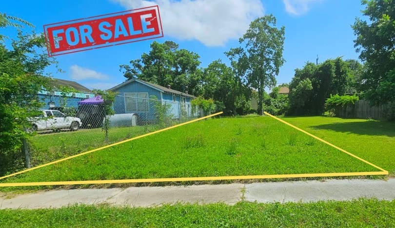 3323 Minnesota St, Baytown, TX 77520