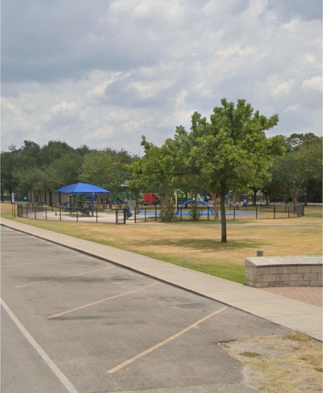 13916 Eagle Pass St, Houston, TX 77015 - view of property's community featuring uncovered parking