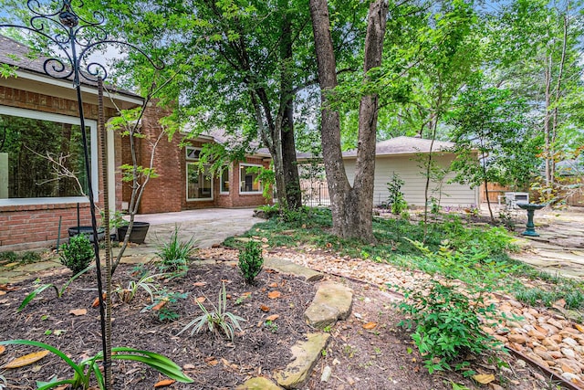 3506 Park Springs Ln, Houston, TX 77345 - view of yard with a patio