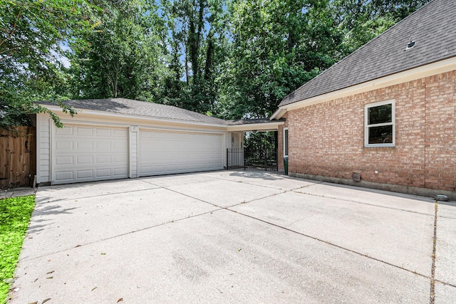 3506 Park Springs Ln, Houston, TX 77345 - garage with driveway