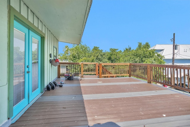 319 W Shore Dr, Kemah, TX 77565 - view of wooden deck