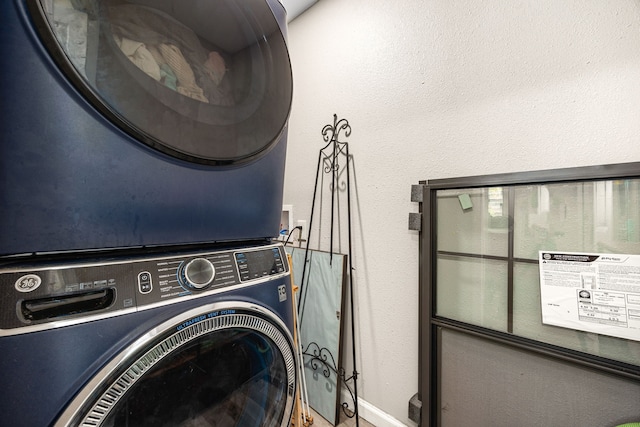 2915 Robertson St, Houston, TX 77009 - laundry room with stacked washer / dryer