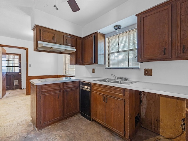21326 Four Oaks Dr, Houston, TX 77073 - kitchen featuring a sink, electric stovetop, under cabinet range hood, a peninsula, and a ceiling fan