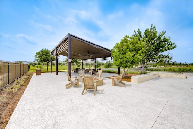 4209 Colony Pines Ln, Houston, TX 77080 - view of patio with a ceiling fan and outdoor dining space