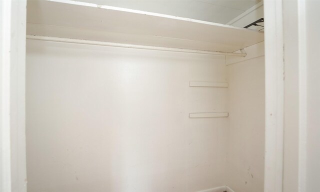 4915 Walker St, Houston, TX 77023 - view of closet
