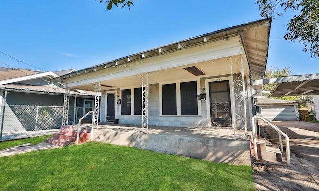 4915 Walker St, Houston, TX 77023 - view of front of home featuring a porch