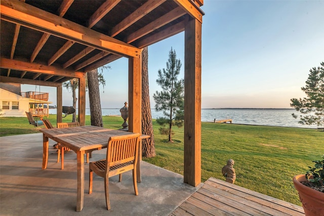 784 W Cattle Dr, Onalaska, TX 77360 - view of patio / terrace with a water view