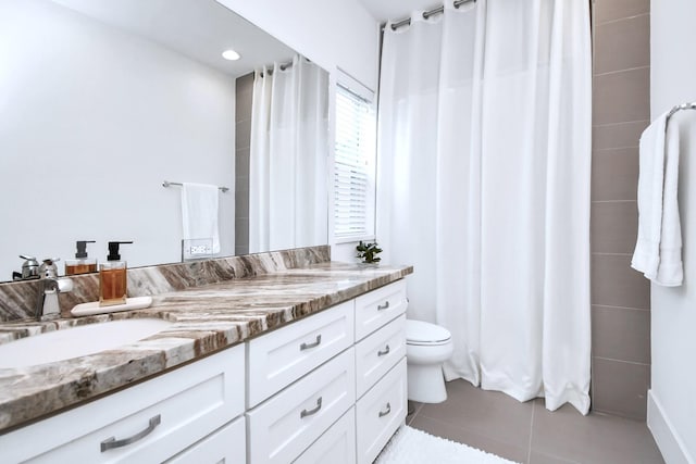 1822 Mcilhenny St Unit B, Houston, TX 77004 - full bath featuring vanity, toilet, tile patterned floors, recessed lighting, and a shower with curtain