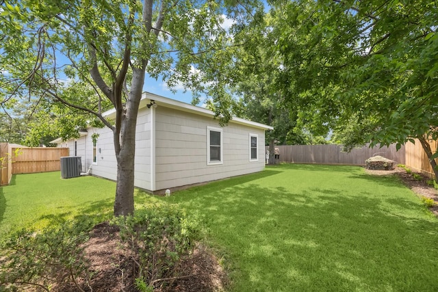 810 Nashua St, Houston, TX 77008 - view of yard with central air condition unit