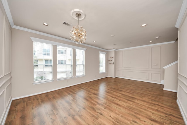 3001 Murworth Dr Unit 103, Houston, TX 77025 - unfurnished room with a chandelier, plenty of natural light, crown molding, wood finished floors, and recessed lighting