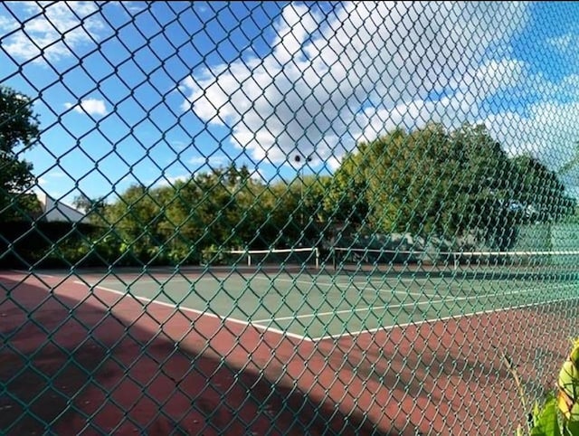 10049 Westpark Dr Unit 136, Houston, TX 77042 - view of tennis court