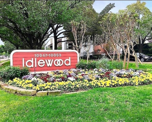 10049 Westpark Dr Unit 136, Houston, TX 77042 - community sign with a yard