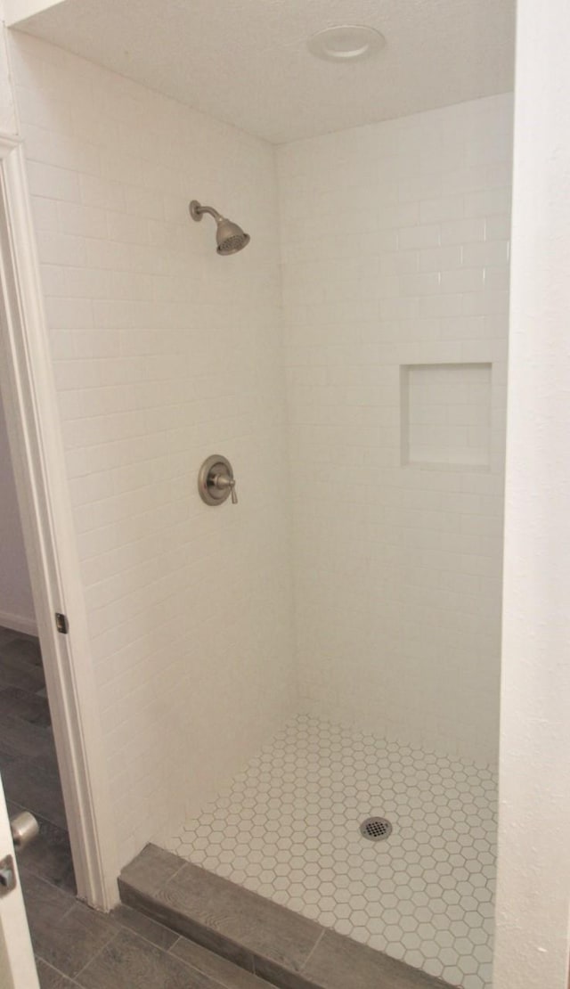 5326 Village Springs Dr, Houston, TX 77339 - full bath with a stall shower and tile patterned floors