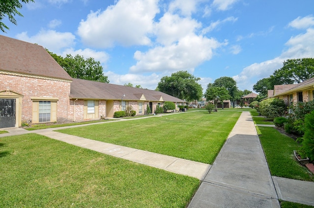 7373 Cook Rd, Houston, TX 77072 - view of grassy yard