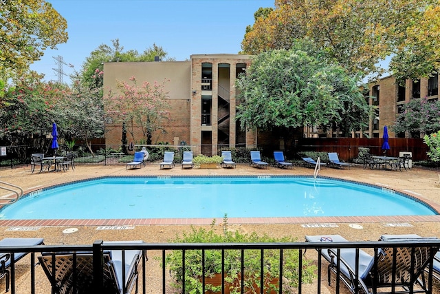 4631 Wild Indigo St Unit 575, Houston, TX 77027 - view of community pool