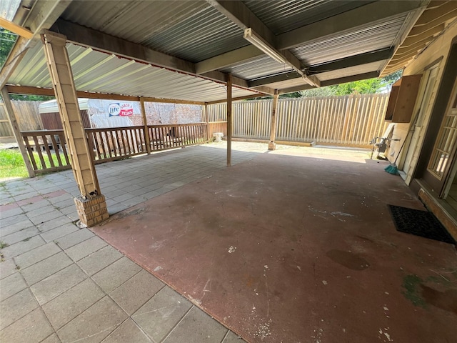 6402 Belarbor St, Houston, TX 77087 - view of patio / terrace