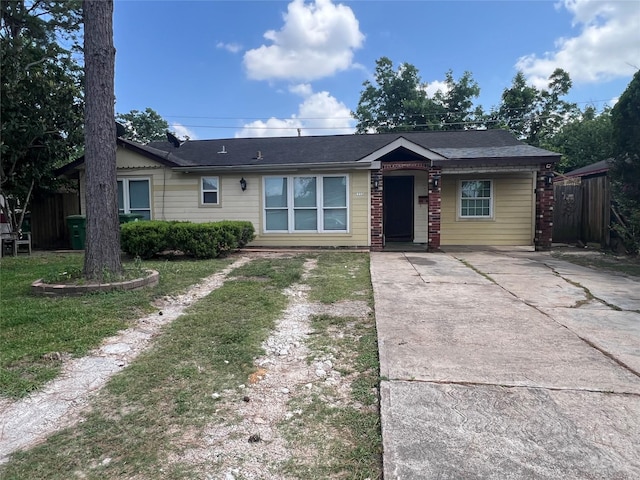 6402 Belarbor St, Houston, TX 77087 - ranch-style house featuring driveway