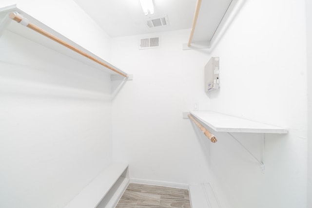 5229 W 43rd St, Houston, TX 77092 - view of spacious closet