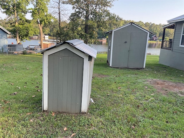530 Sherwood Forest Dr W, Ivanhoe, TX 75979 - view of shed featuring a water view