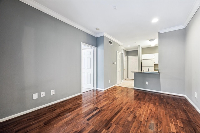 3231 Allen Pkwy Unit 6205, Houston, TX 77019 - unfurnished living room with baseboards, wood finished floors, crown molding, and recessed lighting