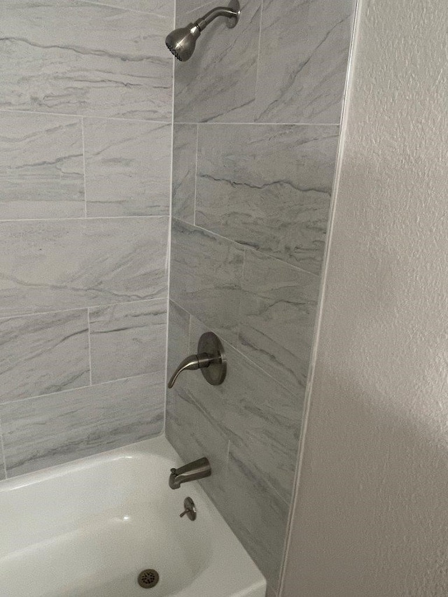 19414 Leafwood Ln, Houston, TX 77084 - full bath with bathing tub / shower combination