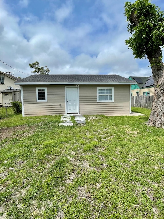 527 W 4th St, Freeport, TX 77541 - view of back of house