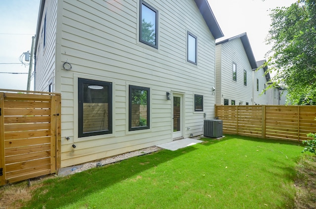 3626 Dreyfus St, Houston, TX 77021 - rear view of house with central AC