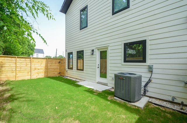3626 Dreyfus St, Houston, TX 77021 - back of house with central air condition unit