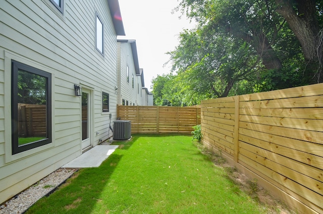 3626 Dreyfus St, Houston, TX 77021 - view of yard with central AC unit