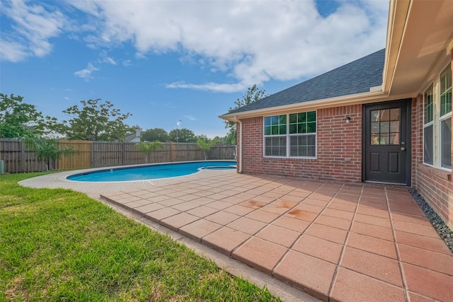 7119 Piney Meadow Ct, Houston, TX 77041 - view of pool with a patio