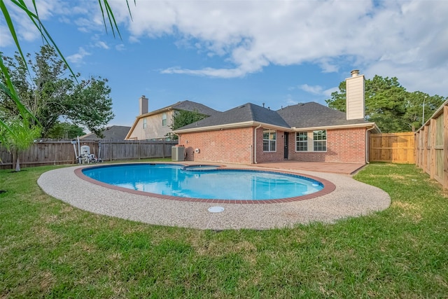 7119 Piney Meadow Ct, Houston, TX 77041 - view of swimming pool with a pool with connected hot tub and cooling unit