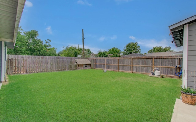 2020 Vince St, Pasadena, TX 77502 - view of yard