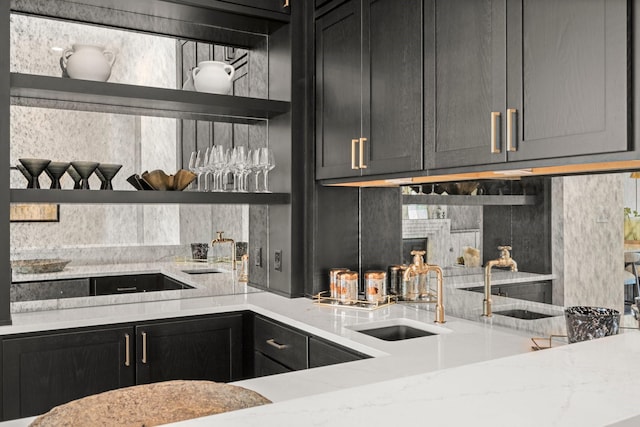 1902 Kessler Point Pl, Katy, TX 77493 - indoor wet bar with decorative backsplash