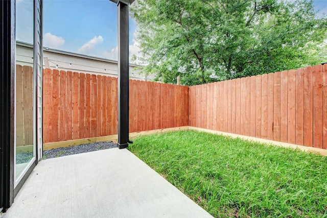 1913 Hoskins Dr Unit F, Houston, TX 77080 - view of yard with a patio