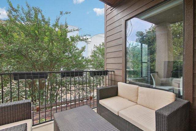 4129 Dickson St, Houston, TX 77007 - balcony with an outdoor living space