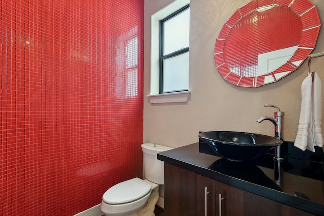 4129 Dickson St, Houston, TX 77007 - bathroom with toilet and vanity