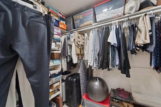 3525 Sage Rd Unit 1104, Houston, TX 77056 - view of walk in closet