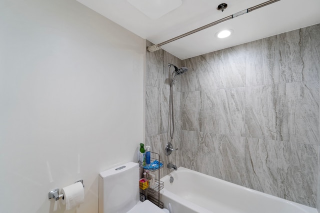 3525 Sage Rd Unit 1104, Houston, TX 77056 - full bathroom featuring toilet, shower / bath combination, and recessed lighting